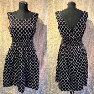 🪩 White House Black Market Sleeveless Midi Dress Size 6